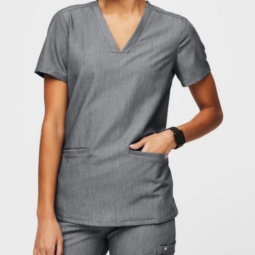 Figs Casma 3 Pocket Scrub Top Neutral Gray Large Techincal Collection